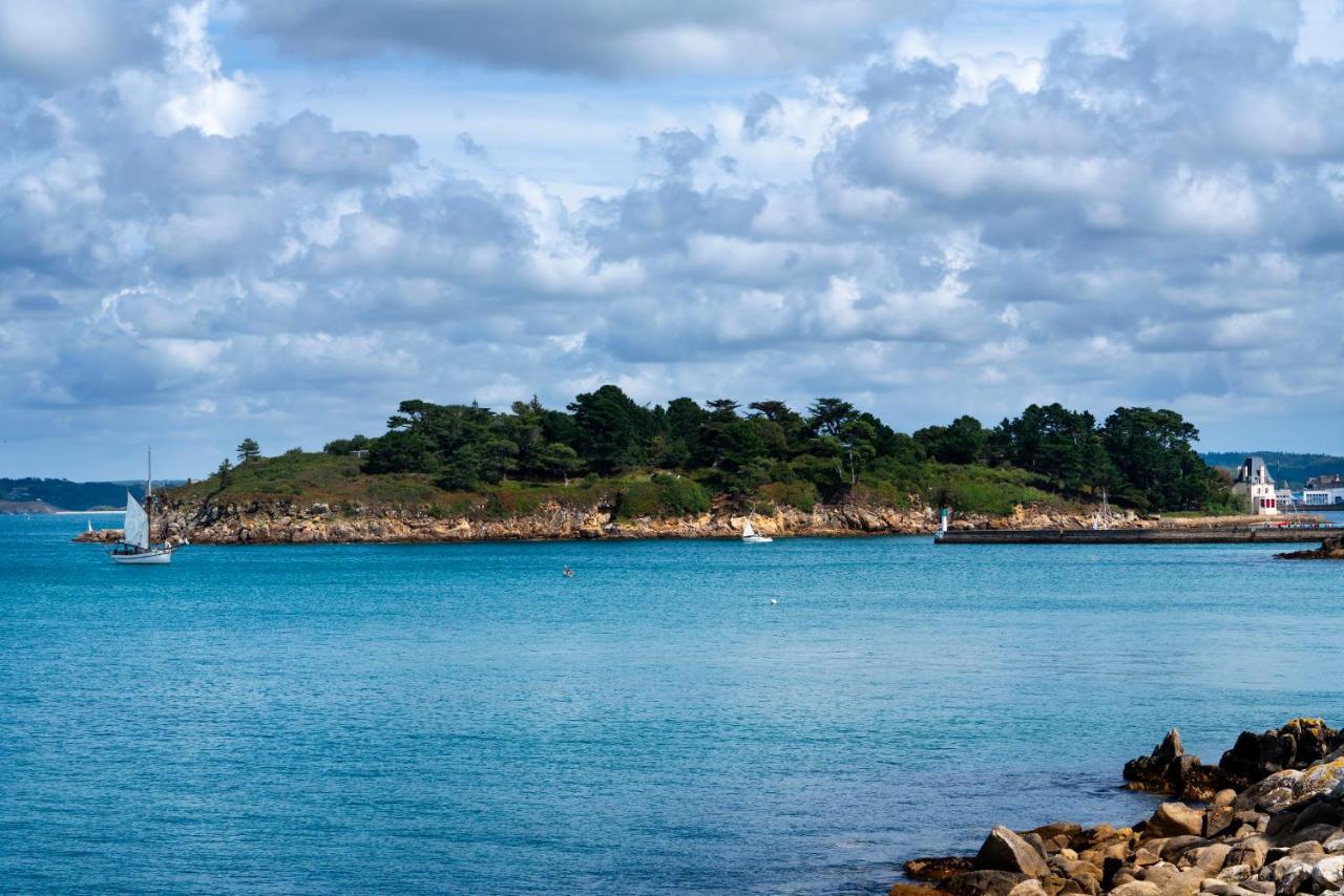 Hotel Valdys Thalasso & Spa - La Baie Douarnenez Bagian luar foto